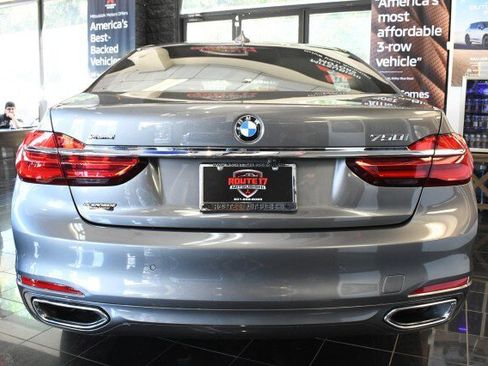 Used 2019 BMW 750i xDrive w/ Executive Package AWD/4WD image 13