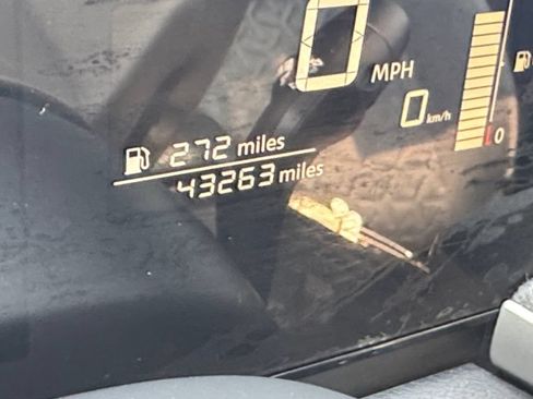 Used 2025 Nissan Kicks SV AWD/4WD image 14