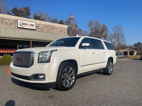 Used 2017 GMC Yukon XL Denali w/ Open Road Package image 5