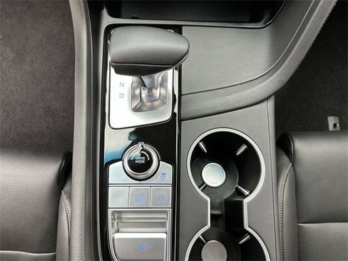 Used 2023 Genesis G70 2.0T image 20