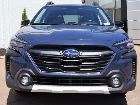 Used 2025 Subaru Outback Limited AWD/4WD image 2