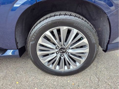 New 2025 INFINITI QX80 Luxe image 17