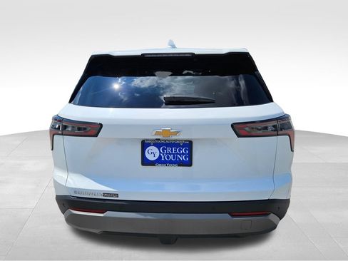 Used 2026 Chevrolet Equinox LT FWD image 8