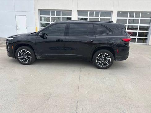 Used 2025 Buick Enclave Sport Touring FWD image 6