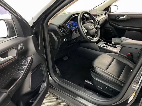 Used 2020 Ford Escape Titanium w/ Titanium Premium Package 2.0 AWD/4WD image 24
