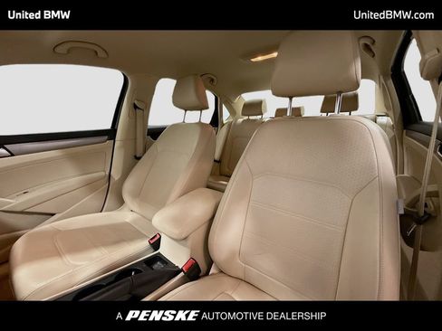 Used 2015 Volkswagen Passat 1.8T Wolfsburg Edition image 5