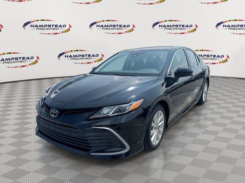Used 2021 Toyota Camry LE FWD image 1