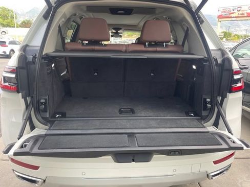 Used 2025 BMW X7 xDrive40i AWD/4WD image 17