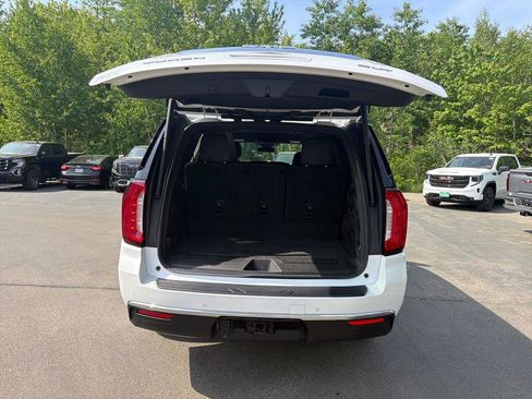 Certified 2023 GMC Yukon SLT w/ SLT Luxury Package AWD/4WD image 21