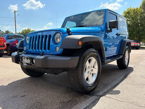Used 2015 Jeep Wrangler Sport w/ Quick Order Package 24S AWD/4WD image 4
