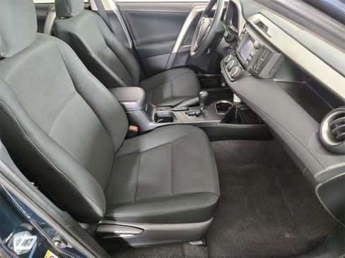 Used 2018 Toyota RAV4 LE w/ All Weather Liner Package image 19