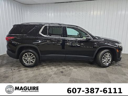 Used 2023 Chevrolet Traverse LT AWD/4WD image 2