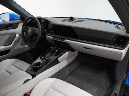 Certified 2022 Porsche 911 Carrera GTS RWD image 30