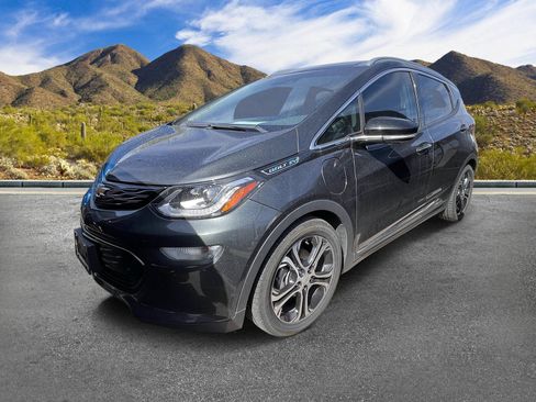 Used 2020 Chevrolet Bolt Premier w/ Infotainment Package FWD image 2