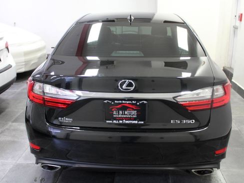 Used 2018 Lexus ES 350 w/ Luxury Package w/Wood Trim image 5