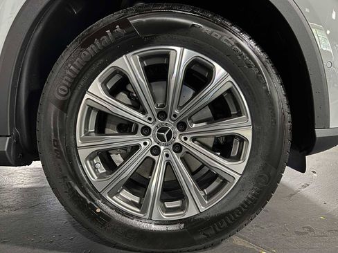 New 2025 Mercedes-Benz GLC 300 4MATIC image 11