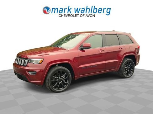 Used 2021 Jeep Grand Cherokee Laredo X AWD/4WD image 4