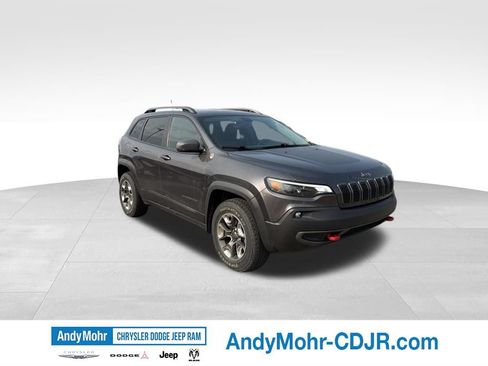 Used 2019 Jeep Cherokee Trailhawk w/ Cold Weather Group AWD/4WD image 1
