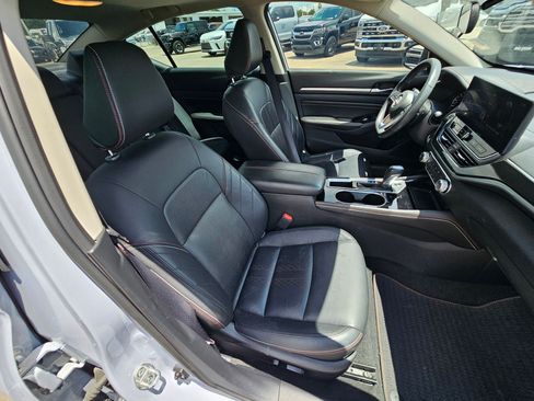 Used 2023 Nissan Altima 2.5 SR w/ SR Premium Package FWD image 32