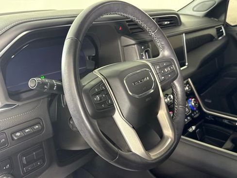 Used 2022 GMC Yukon XL Denali w/ Advanced Technology Package image 15