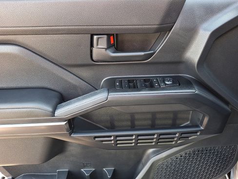 Certified 2025 Toyota 4Runner SR5 AWD/4WD image 13