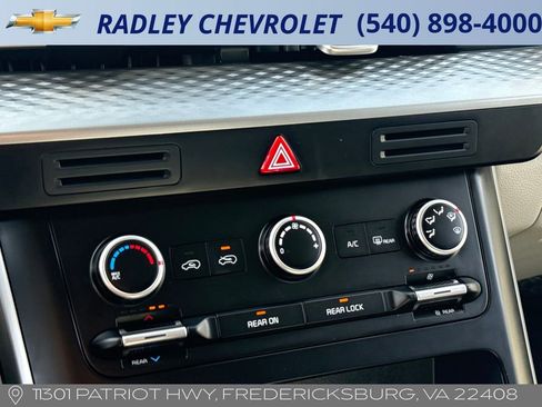 Used 2024 Kia Carnival LX image 10