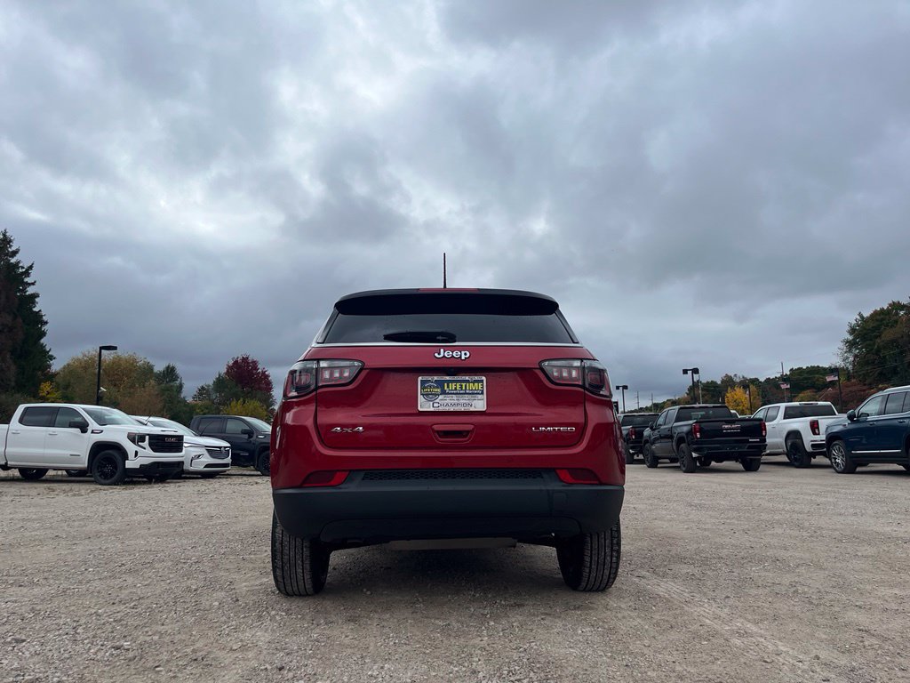 Used 2025 Jeep Compass Limited AWD/4WD image 9