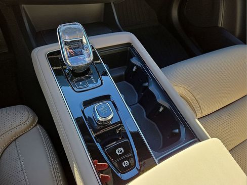 New 2026 Volvo XC90 B6 Ultra w/ Protection Package Premier image 30