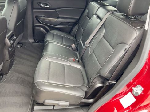 Certified 2023 GMC Acadia SLT image 14