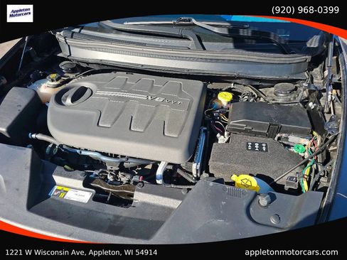 Used 2017 Jeep Cherokee Trailhawk image 4