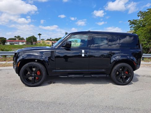 New 2025 Land Rover Defender 110 X image 5