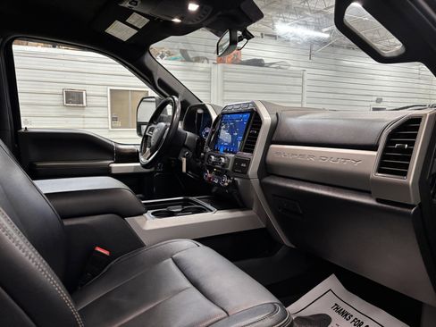 Used 2022 Ford F350 Lariat image 27