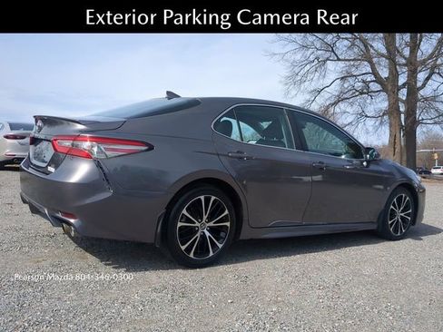 Used 2019 Toyota Camry SE w/ Convenience Package image 4
