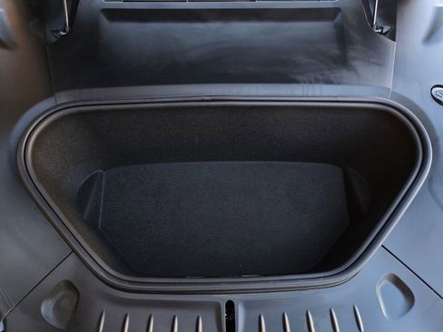 Used 2023 Tesla Model S Standard Range image 33