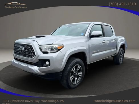 Used 2019 Toyota Tacoma TRD Sport AWD/4WD image 7