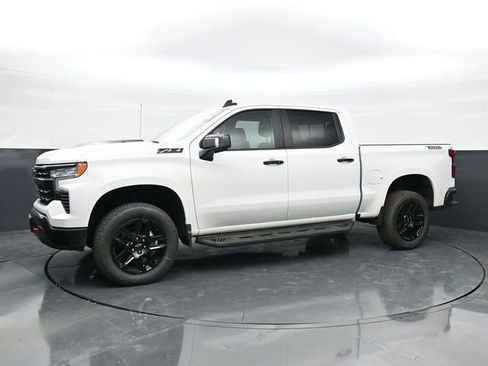 Used 2024 Chevrolet Silverado 1500 LT Trail Boss w/ LT Trail Boss Premium Package AWD/4WD image 6