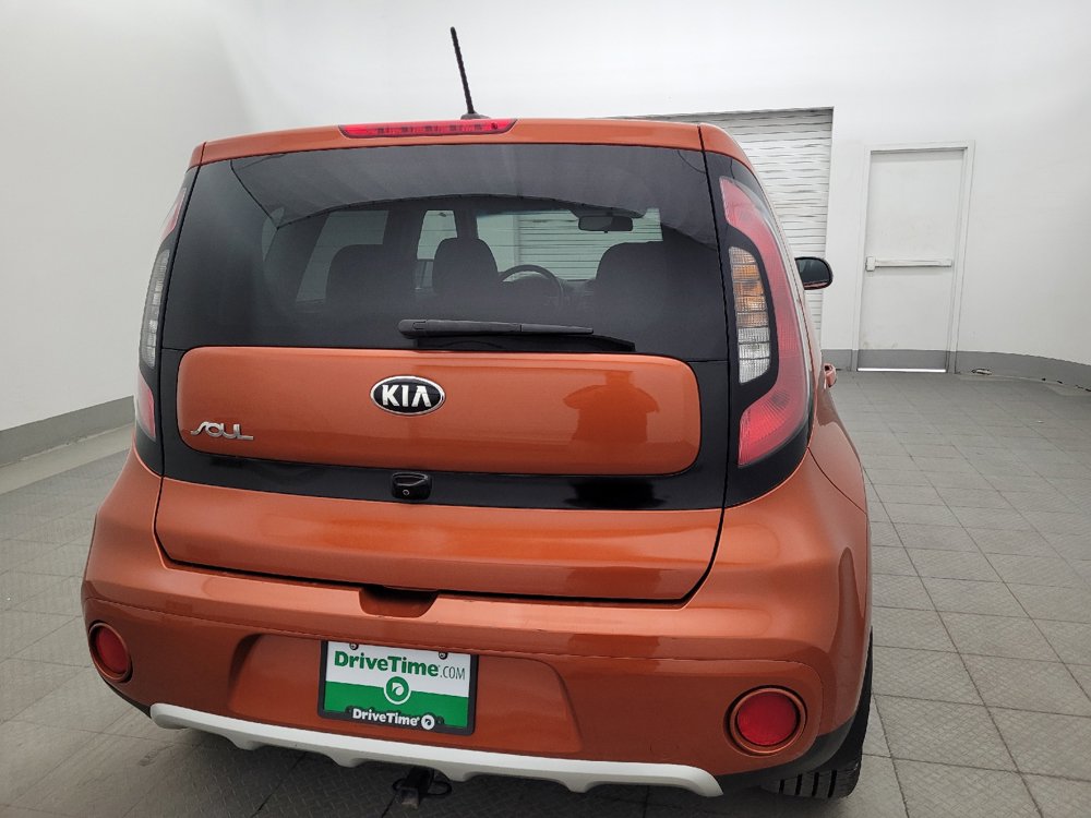 Used 2018 Kia Soul + FWD image 7