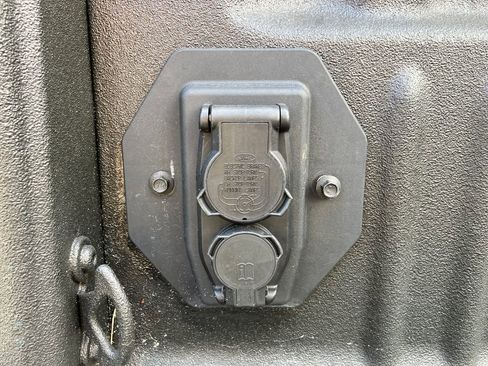 Certified 2022 Ford F450 Platinum w/ FX4 Off-Road Package image 28