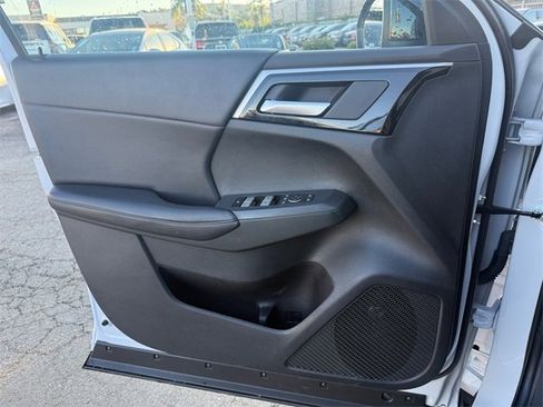 Used 2024 Mitsubishi Outlander SE Black Edition image 11