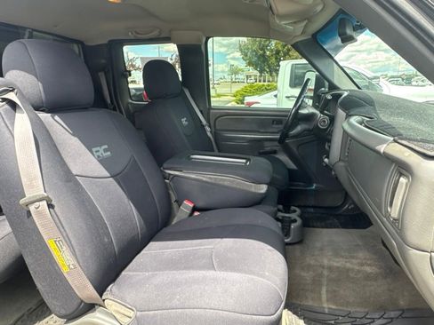 Used 2005 Chevrolet Silverado 2500 LS AWD/4WD image 29