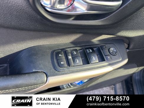 Used 2018 Jeep Cherokee Latitude w/ Altitude Package image 14