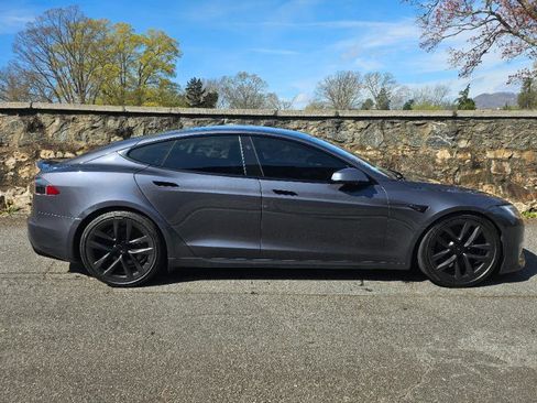 Used 2022 Tesla Model S AWD image 9