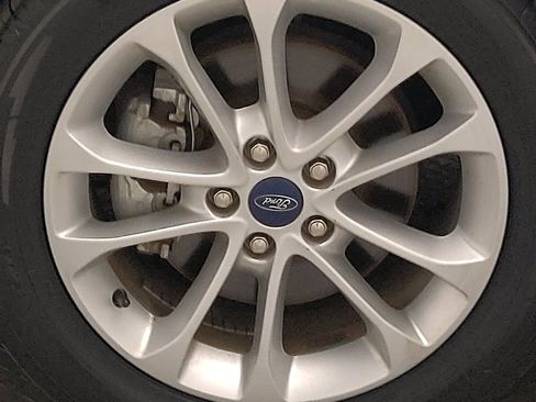 Used 2019 Ford Fusion SE FWD image 31