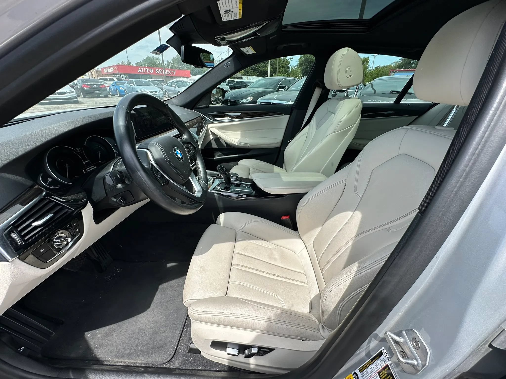 Used 2018 BMW 530e w/ Premium Package 2 RWD image 10