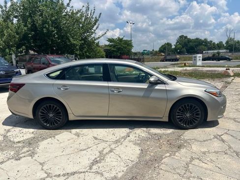 Used 2016 Toyota Avalon Touring FWD image 2
