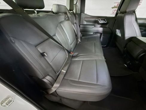 Used 2025 GMC Sierra 1500 SLT AWD/4WD image 29