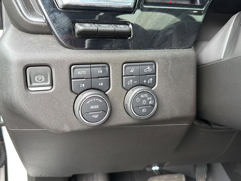 Used 2024 Chevrolet Silverado 1500 High Country AWD/4WD image 20