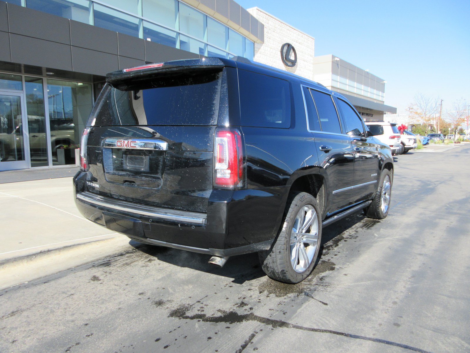 Used 2016 GMC Yukon Denali w/ Open Road Package AWD/4WD image 10