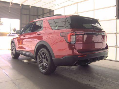 Used 2025 Ford Explorer ST-Line w/ Premium Package AWD/4WD image 14