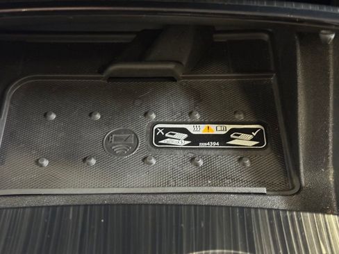Used 2016 Chevrolet Impala LTZ FWD image 38